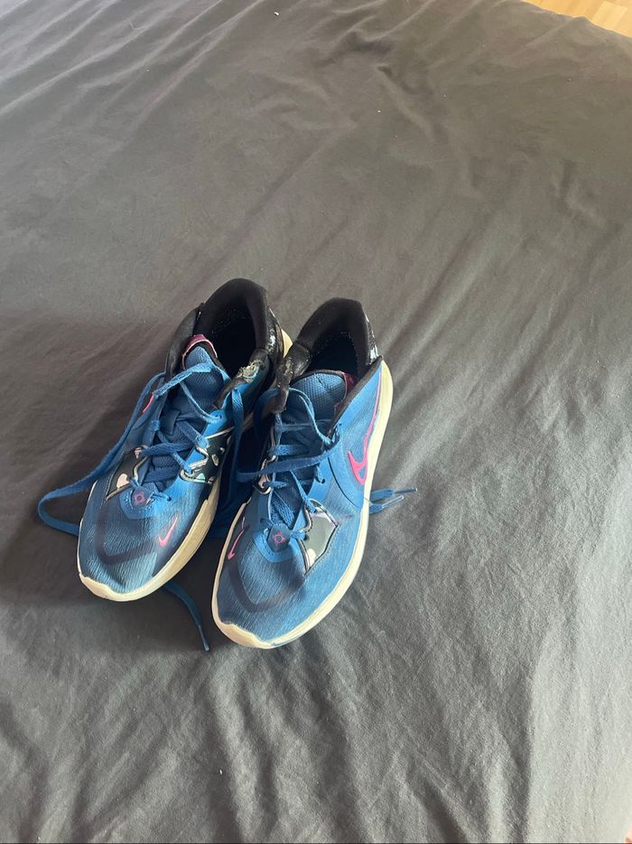 Chaussure de basket : Kyrie