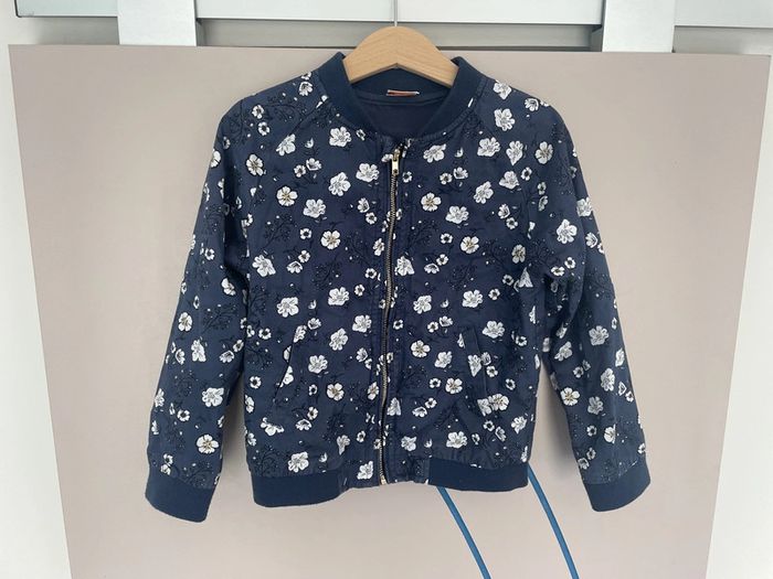 Veste bombers fille tape à l’œil  6 ans. Couleur marine et fleurs