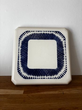 Vintage ancien dessous de plat Badonviller motif graphique bleu