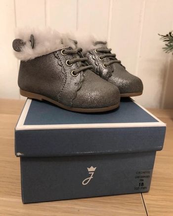 Bottines fourrées taille 18 🍼