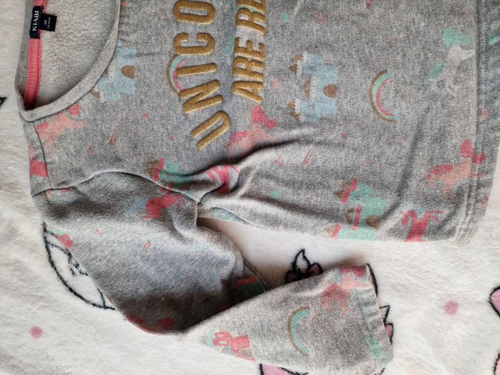 Sweat pull licorne gris kiabi - photo numéro 2
