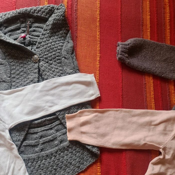 Lots de 4 pulls et gilets - photo numéro 5