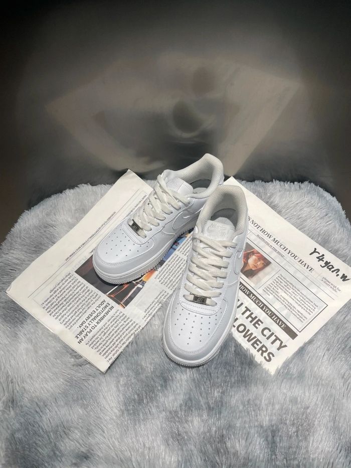 Nouveau Nike Air Force 1 Low Blanc - Taille 40