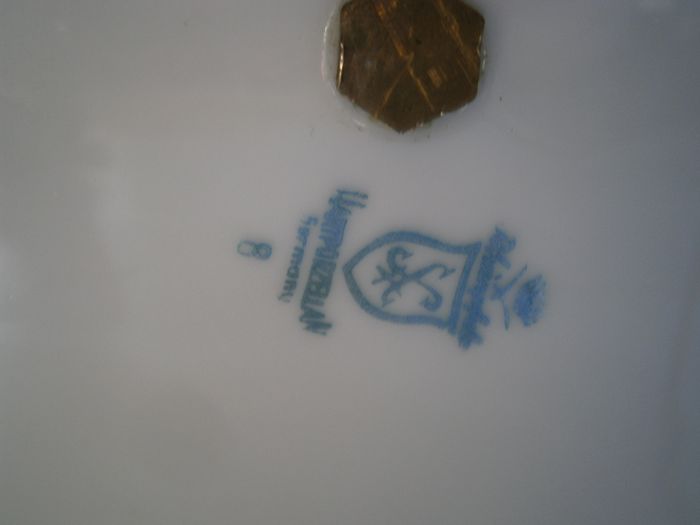 Ensemble à thé et gâteaux en porcelaine - photo numéro 5