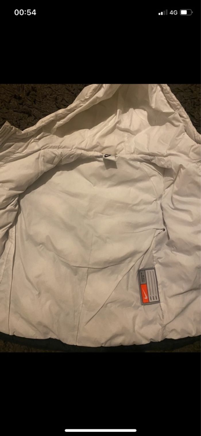 Doudoune nike enfants taille L - photo numéro 3