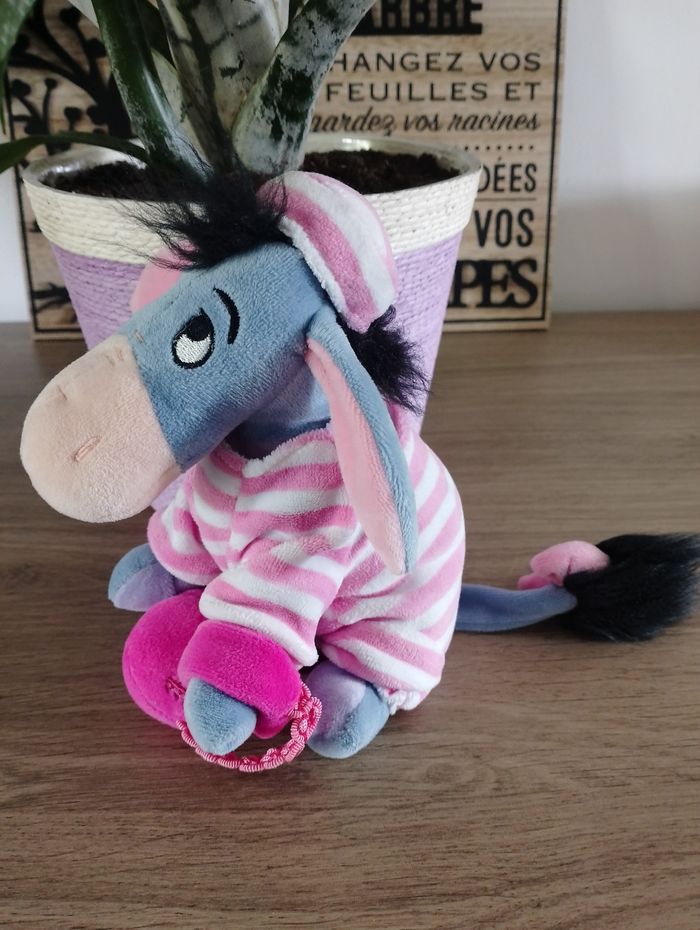 Peluche Disney Bourriquet prisonnier - photo numéro 2