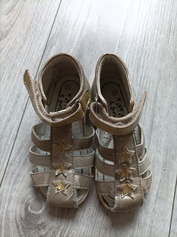 Sandales dorées p.25
