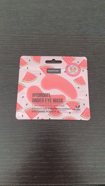 Masque neuf pour les yeux