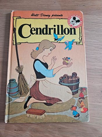 Livre Cendrillon Walt Disney