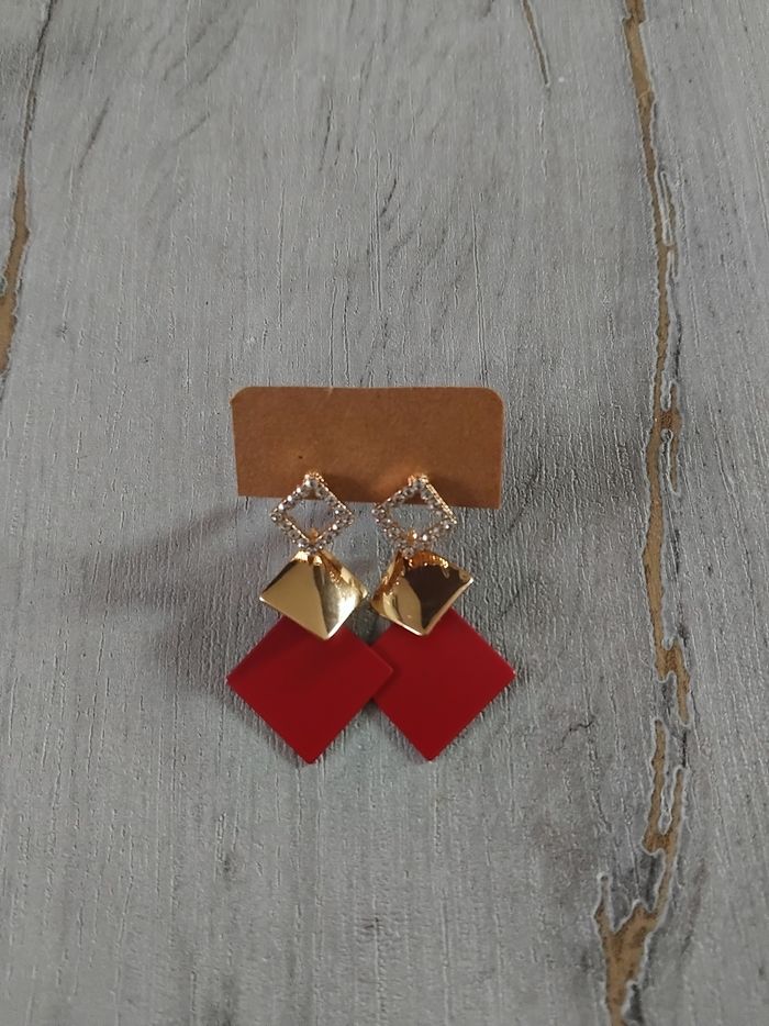 Boucles d'oreilles neuves