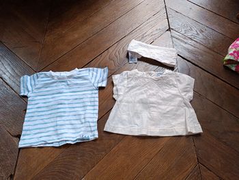 2 hauts taille 2 mois