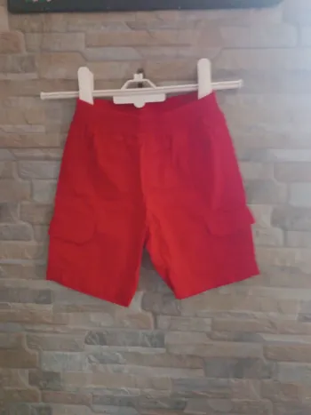Short rouge à poches 86