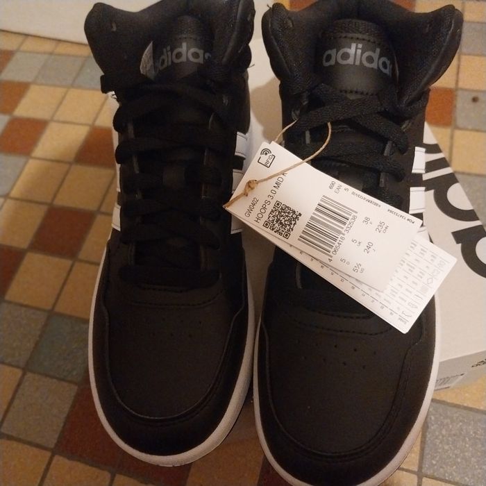 Adidas neuves Pointure 38 jamais porté - photo numéro 3