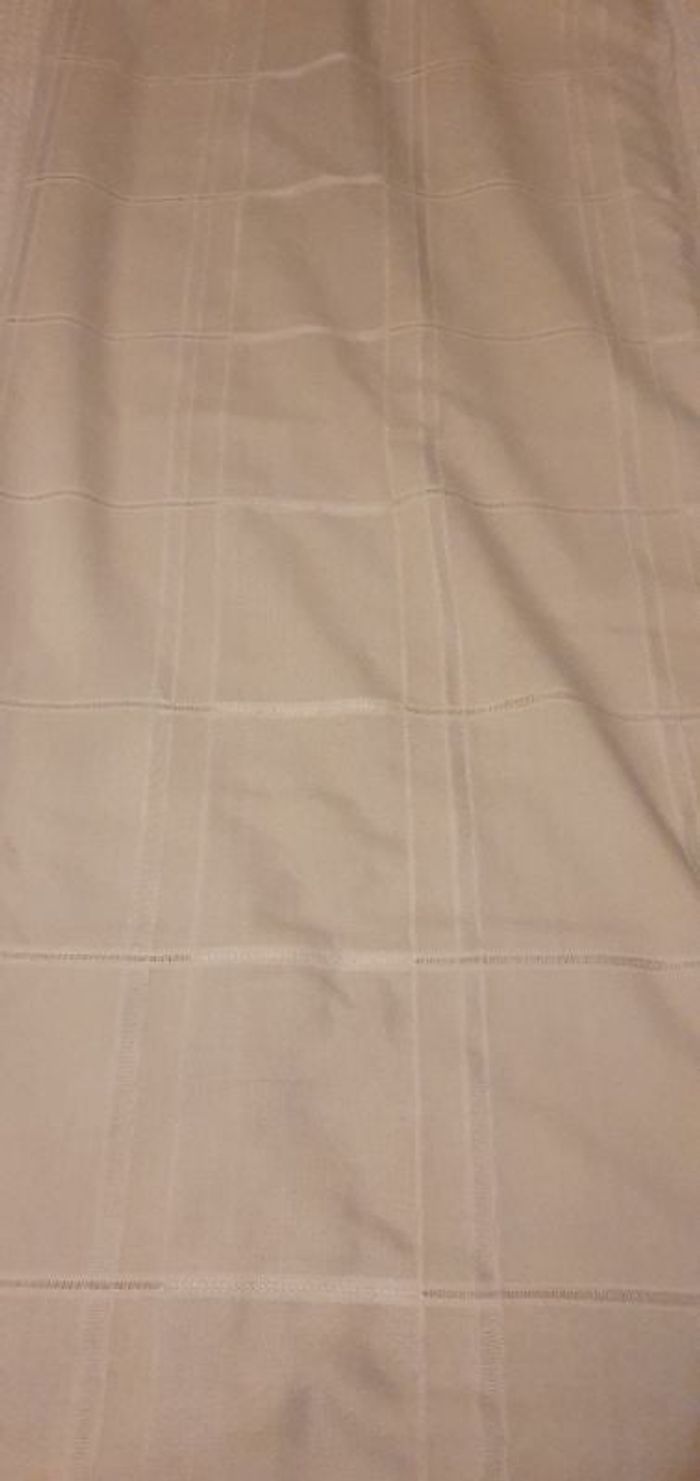 2 panneaux de rideaux blancs