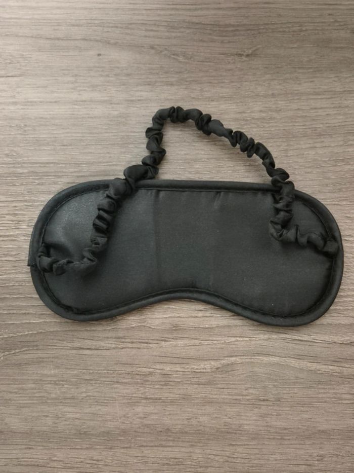 Masque de nuit noir et rose - photo numéro 2