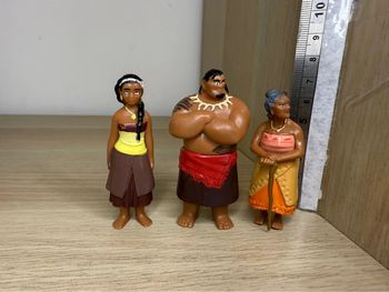 Lot de petites figurines vaiana