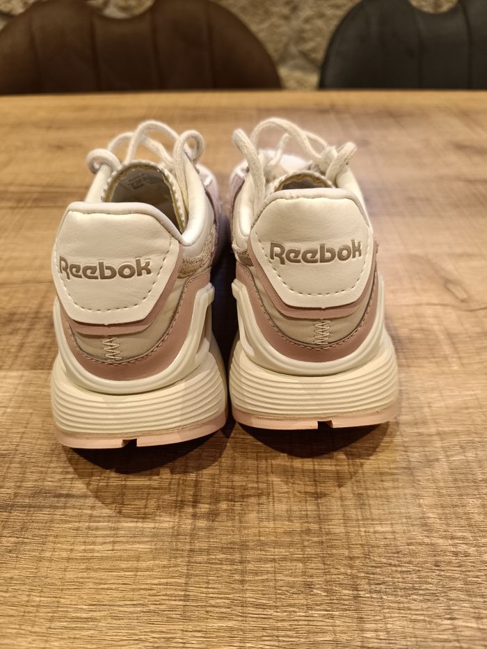 Chaussures Reebok leather legacy classic taille 37,5 - photo numéro 2