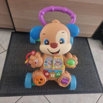 Etat neuf 🥰🎉🎉 superbe trotteur avec activités (servi 2 fois )🤩😍🤩😍👌