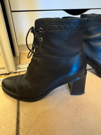Bottines noire tamaris