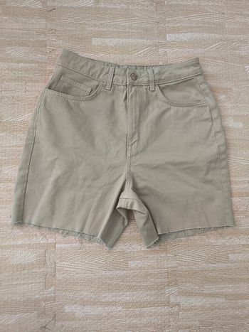 Short kaki