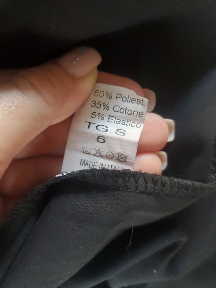 Robe noire avec effet satiné - photo numéro 7