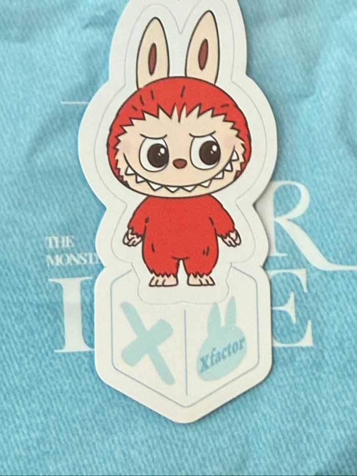 Labubu pin for love sa lettre X
