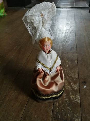 Poupée régionale bigoudène ancienne