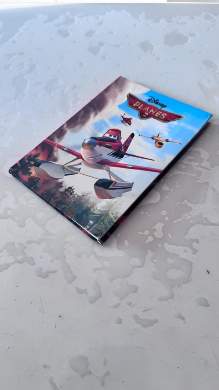 Livre Disney - Planes 2 (aventure aérienne) - Très bon état - photo numéro 2