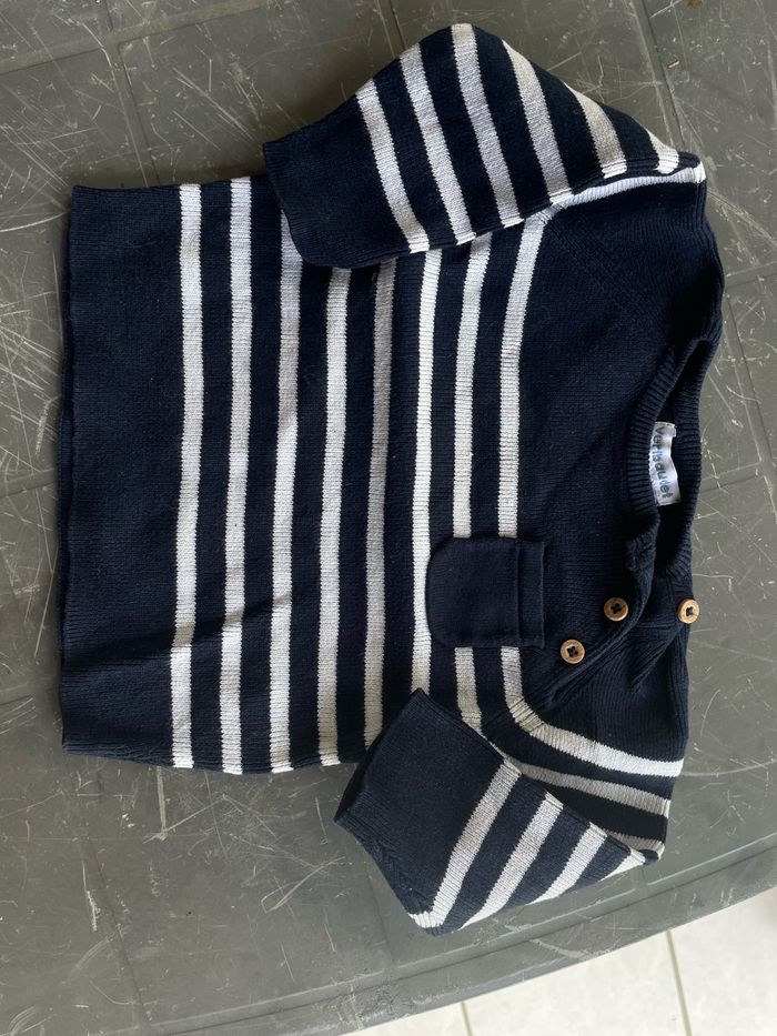 Vend 2 pull et 2 Gillet 9M - photo numéro 4