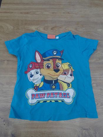 Lot de 2 t-shirt avec des personnages préférés