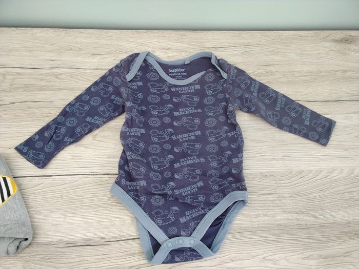 Lot de 4 vêtements garçon 12 mois - photo numéro 5