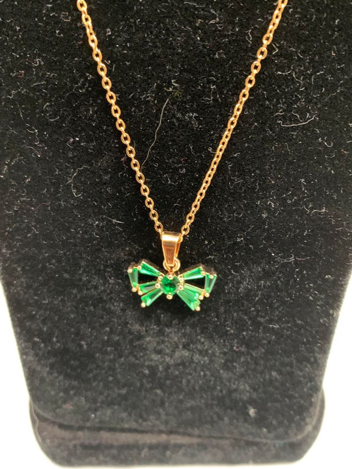 Chaîne fine et pendentif - photo numéro 2