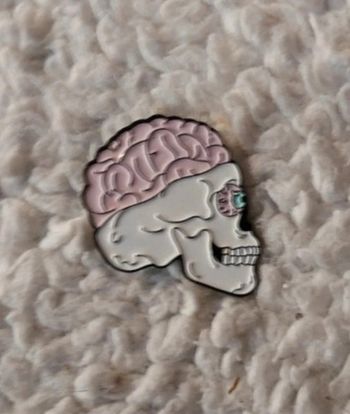 Pins horreur tête de mort cerveau