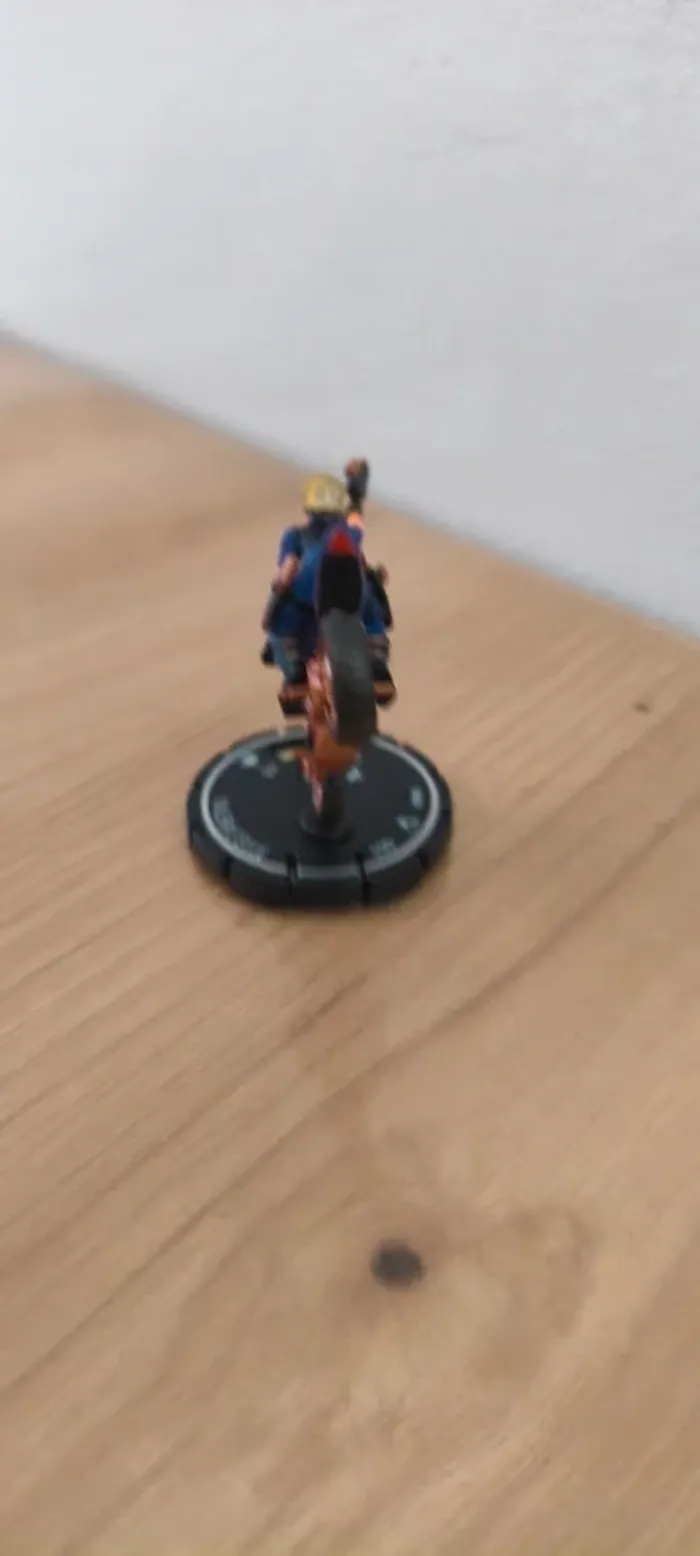 Figurine Heroclix valerie elle lab horrorclix - photo numéro 4
