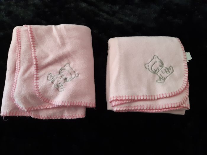 Lot 2 couvertures rose bébé