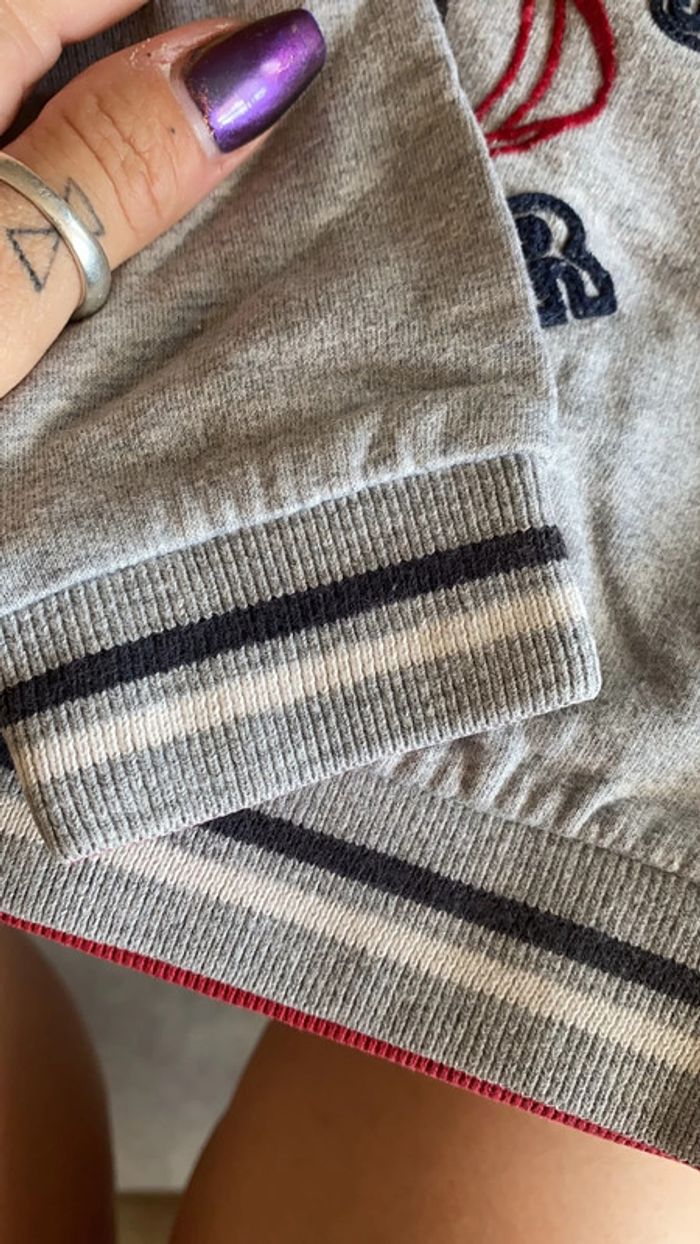 Sweat dolce & gabbanna 3/6 mois bon état gris et rouge - photo numéro 5