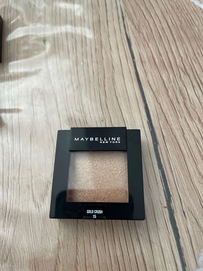 Lot de trois fardes à paupières et un crayon à sourcils. - photo numéro 10
