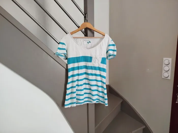 Tee-shirt rayé vert