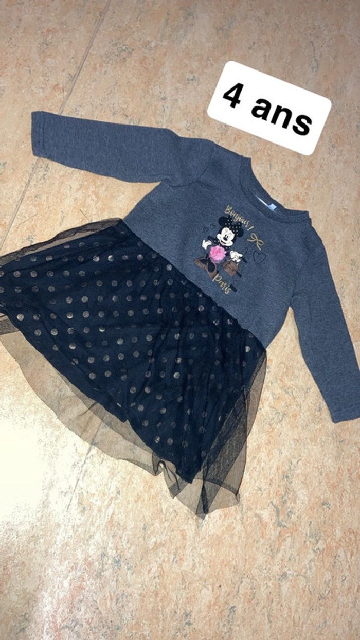Robe 4 ans