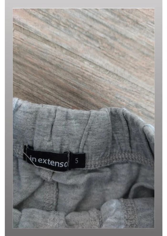 Short gris 5 ans in extenso - photo numéro 2