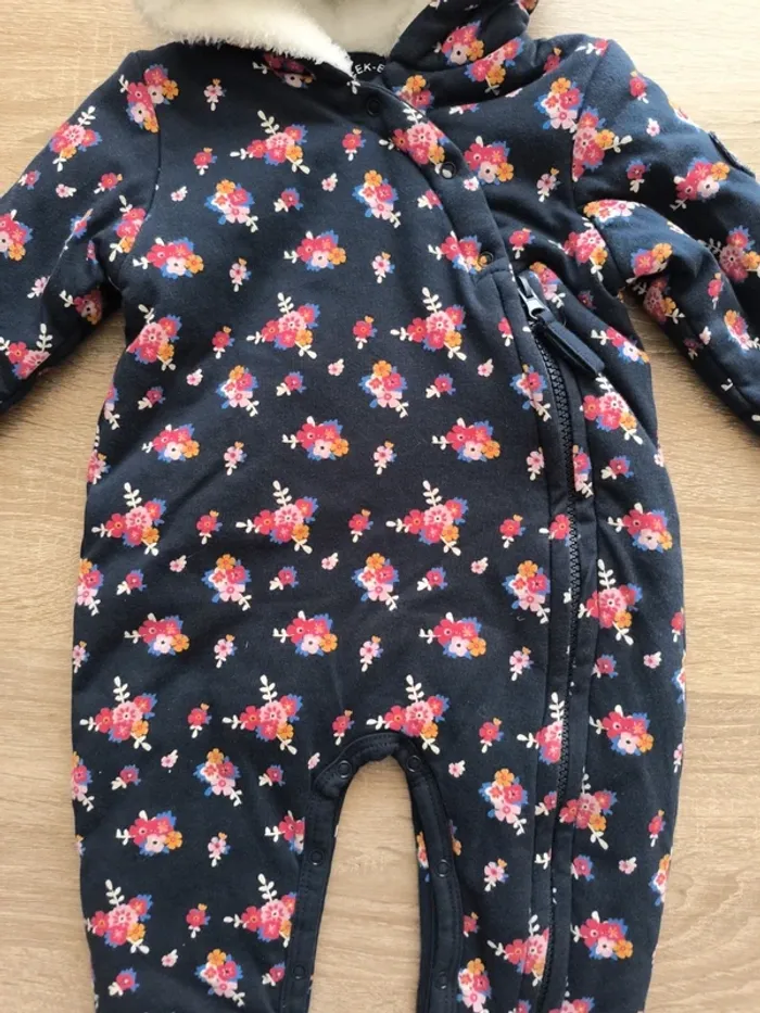 Combinaison fleurie sans pieds 9 mois  weekend à la mer - photo numéro 2