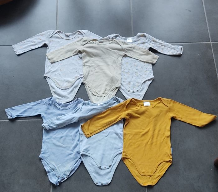Lot 6 bodies manches longues 12 mois