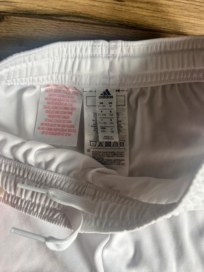 Short de sport adidas 12 ans - photo numéro 2