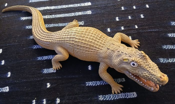 Crocodile géant en plastique - photo numéro 7