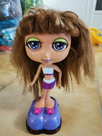 Poupée tête qui bouge