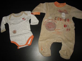 LOT 2 PIÈCES BÉBÉ GARÇON : PYJAMA BEIGE + BODY BLANC "IN EXTENSO" - 3 MOIS - n°01
