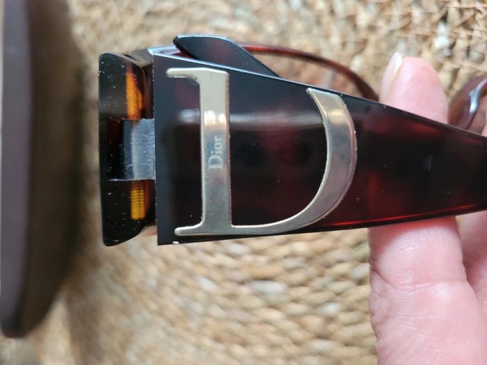 Lunette de soleil dior. - photo numéro 7