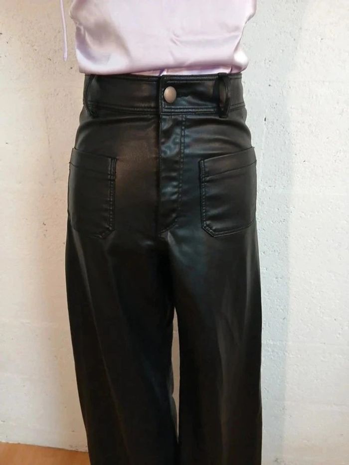 đ€ Pantalon Zara simili cuir â Taille 36 â TrĂšs bon Ă©tat - photo numĂ©ro 7