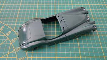 Carcasse carrosserie pièce détachée miniature Jaguar XK 120 1948 1/24 Burago #B47