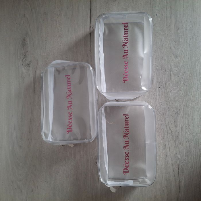 Lot de 3 trousses de toilette transparentes avec inscription fuchsia pailletée - Déesse au Naturel - photo numéro 5